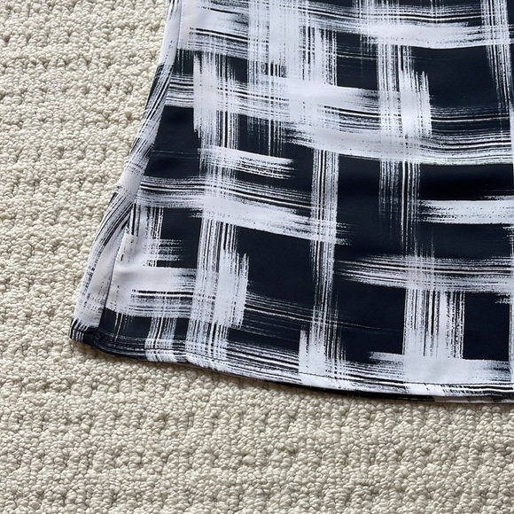 Le Chateau Black & White Sleeveless Top Size XS - Picture 4 of 10